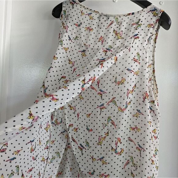 Torrid - Lovebird print Peak a boo Back Blouse - Picture 5 of 5